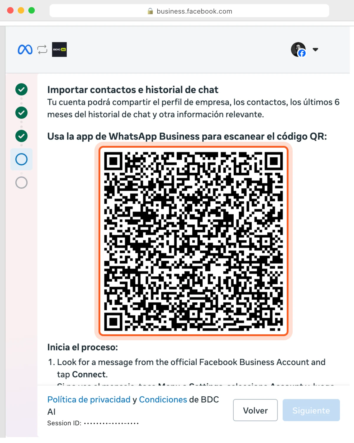 Paso de Meta «Importar contactos e historial de chat» con el código QR resaltado